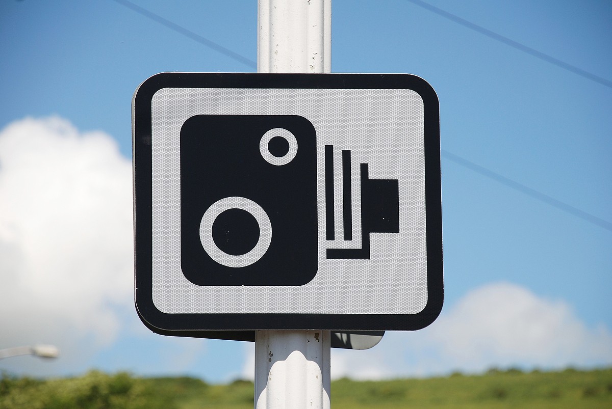 Know about speed cameras in advance